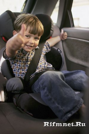Только российский ребенок находясь в машине и услышав: "Сынок! Менты!", мгновенно сворачивается в клубок на коврике за сиденьем водителя.