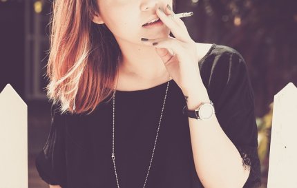 Если вы думаете, что никотин не влияет на голос женщины, попробуйте стряхнуть пепел на ковер.