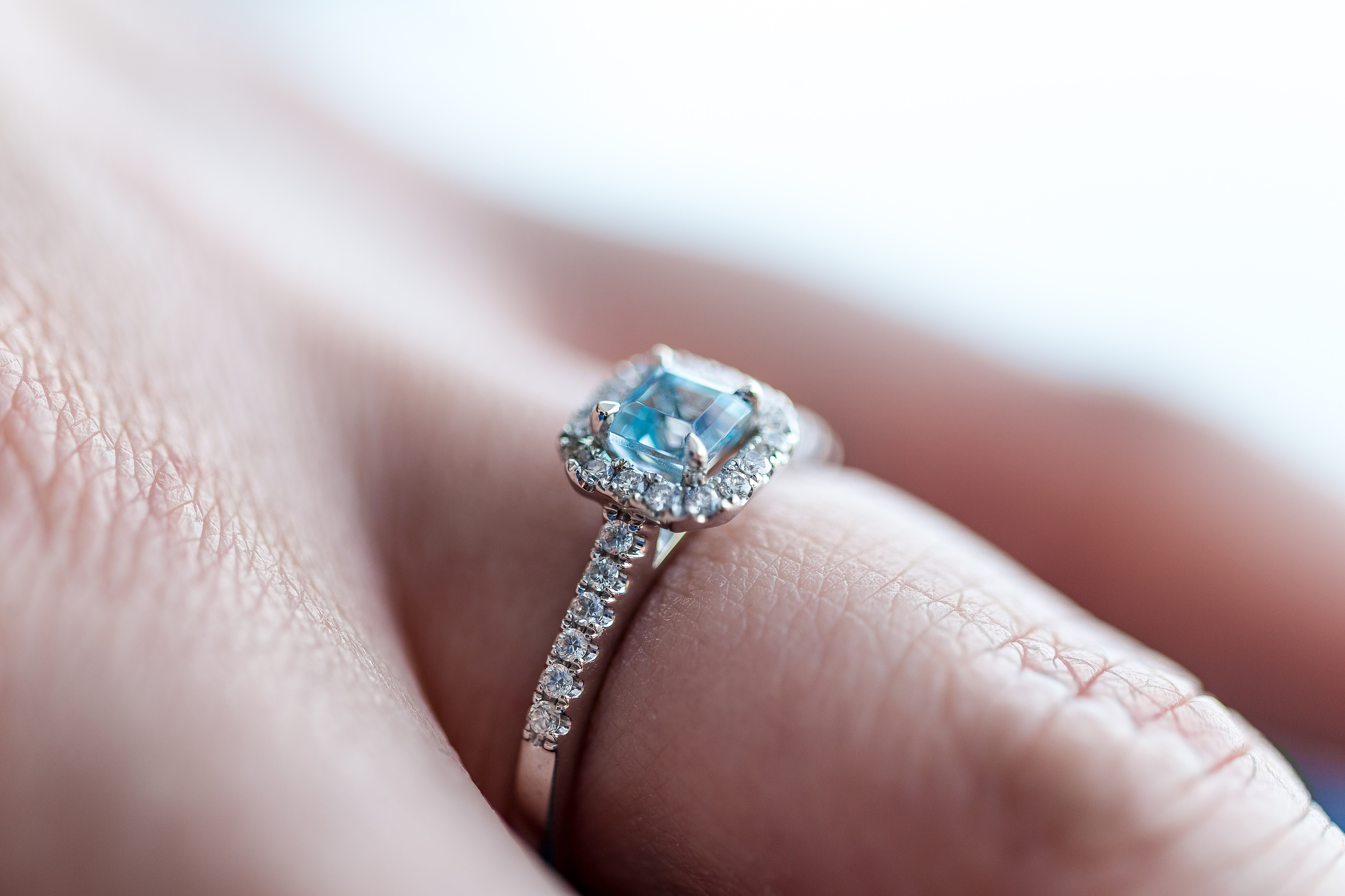 Ri n. Самые дешевые помолвочные кольца. Пост про кольцо с камнем. Women Rings.